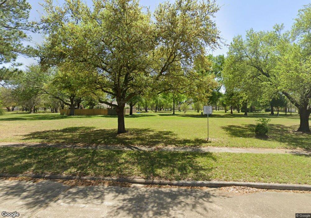 8107 Wood Canyon Dr, Houston, TX 77040 - photo 1