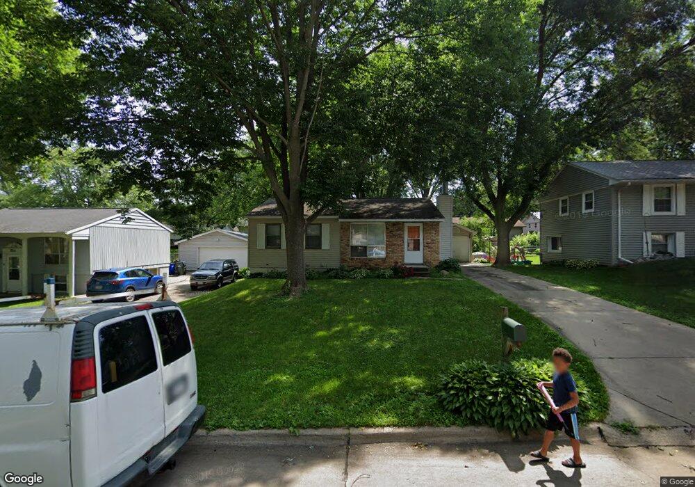 3021 Huxley Ln SW, Cedar Rapids, IA 52404 - photo 1