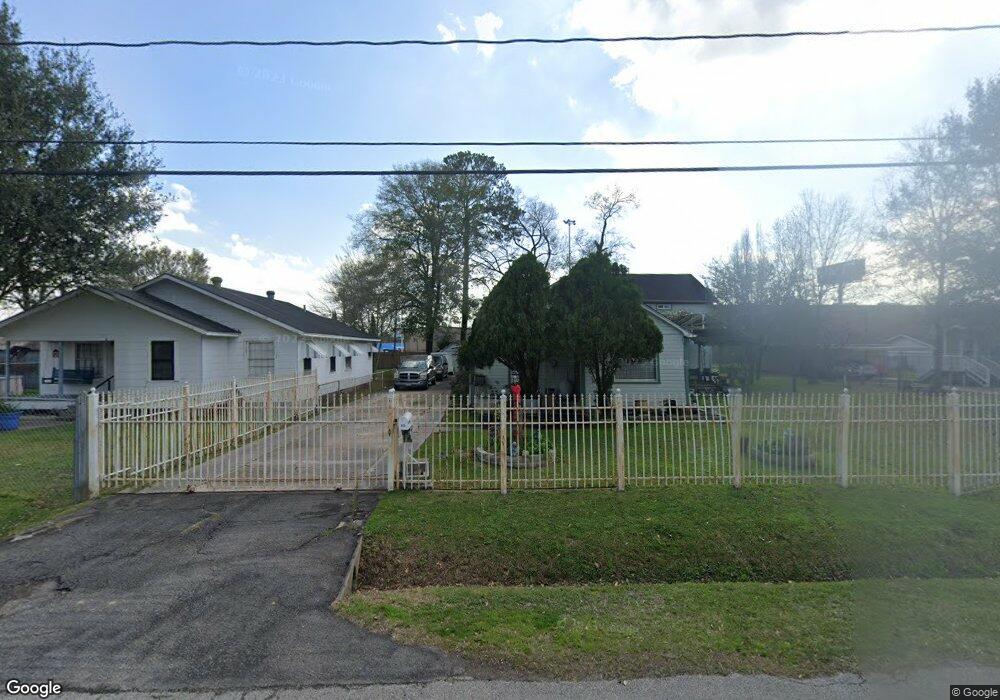 426 Caplin St, Houston, TX 77022 - photo 1