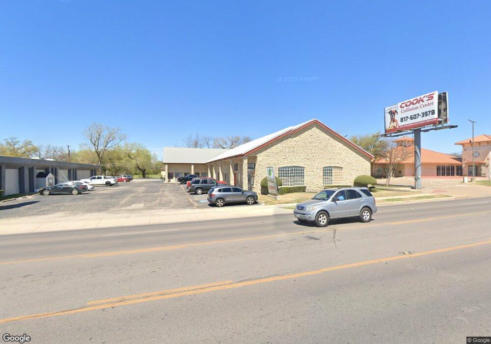 1206 W Henderson St, Cleburne, TX 76033 - photo 1