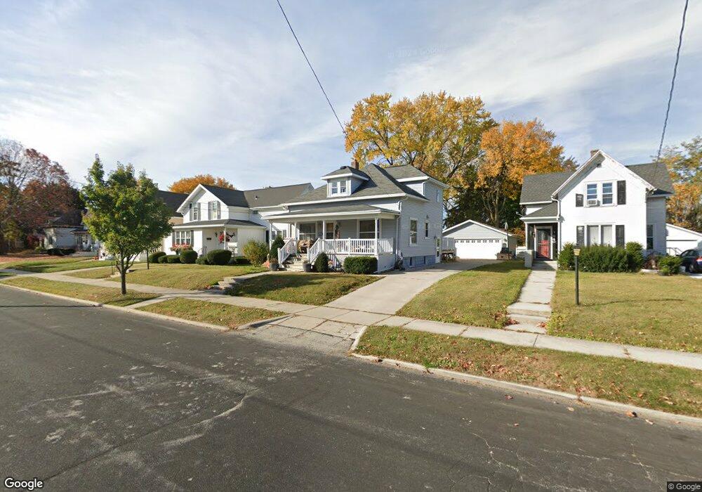 938 N 10th St, Manitowoc, WI 54220 - photo 1