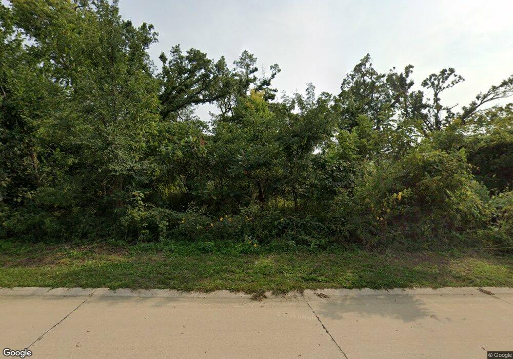 2523 K Ave NW, Cedar Rapids, IA 52405 - photo 1