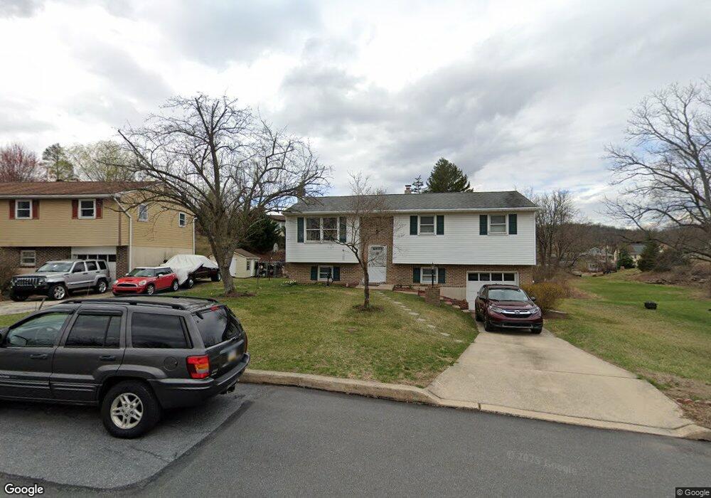 449 Brecon Ln, Reading, PA 19607 - photo 1