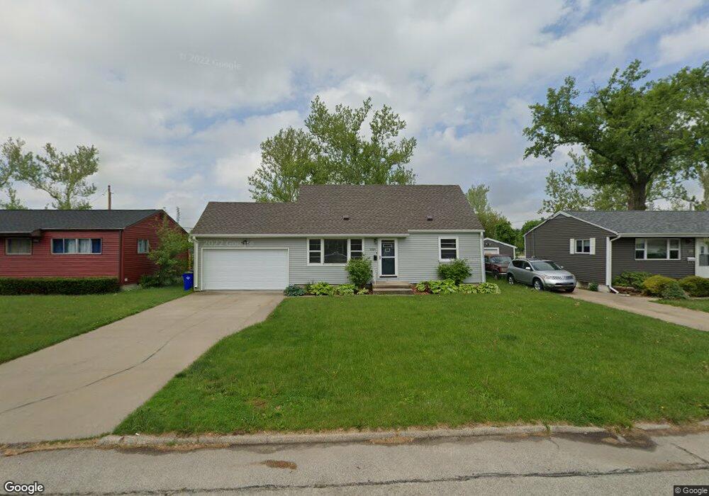 2324 Lauren Dr SW, Cedar Rapids, IA 52404 - photo 1
