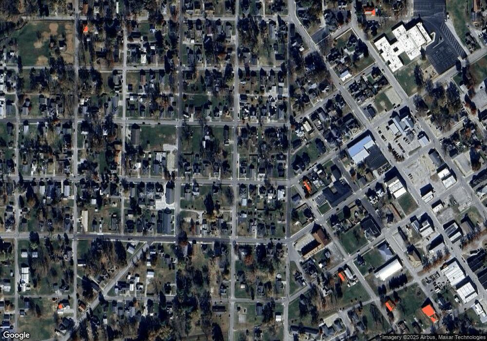 422 W 4th St, Bicknell, IN 47512 - photo 1