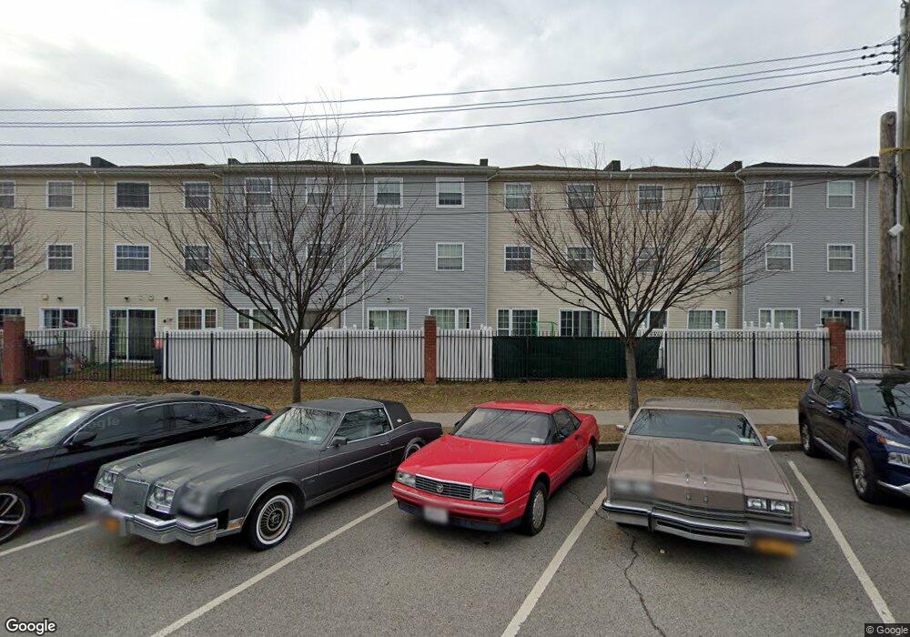 176 Heron Ln unit 333, Bronx, NY 10473 - photo 1