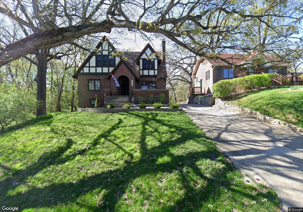 2602 Lincoln Ave, Des Moines, IA 50310 - photo 1