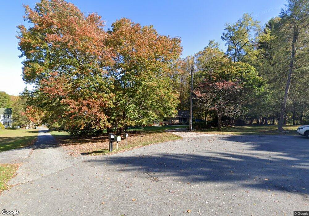 5801 Lakeview Dr, Sykesville, MD 21784 - photo 1