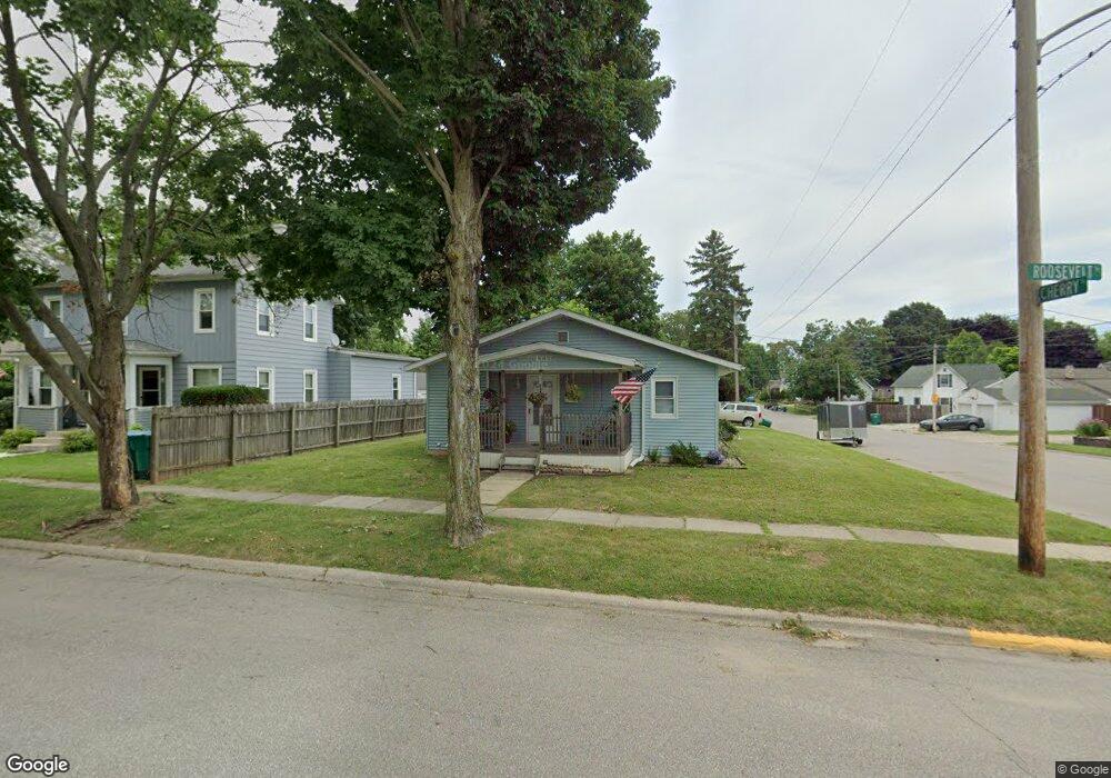 401 Roosevelt St, La Porte, IN 46350 - photo 1