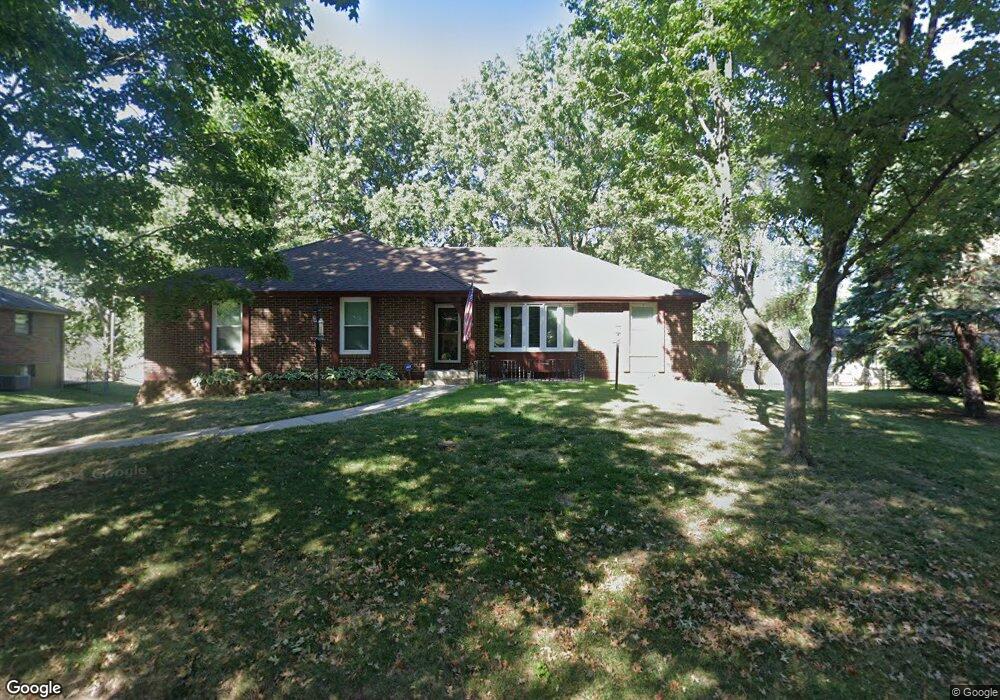 907 NW 11th St, Blue Springs, MO 64015 - photo 1