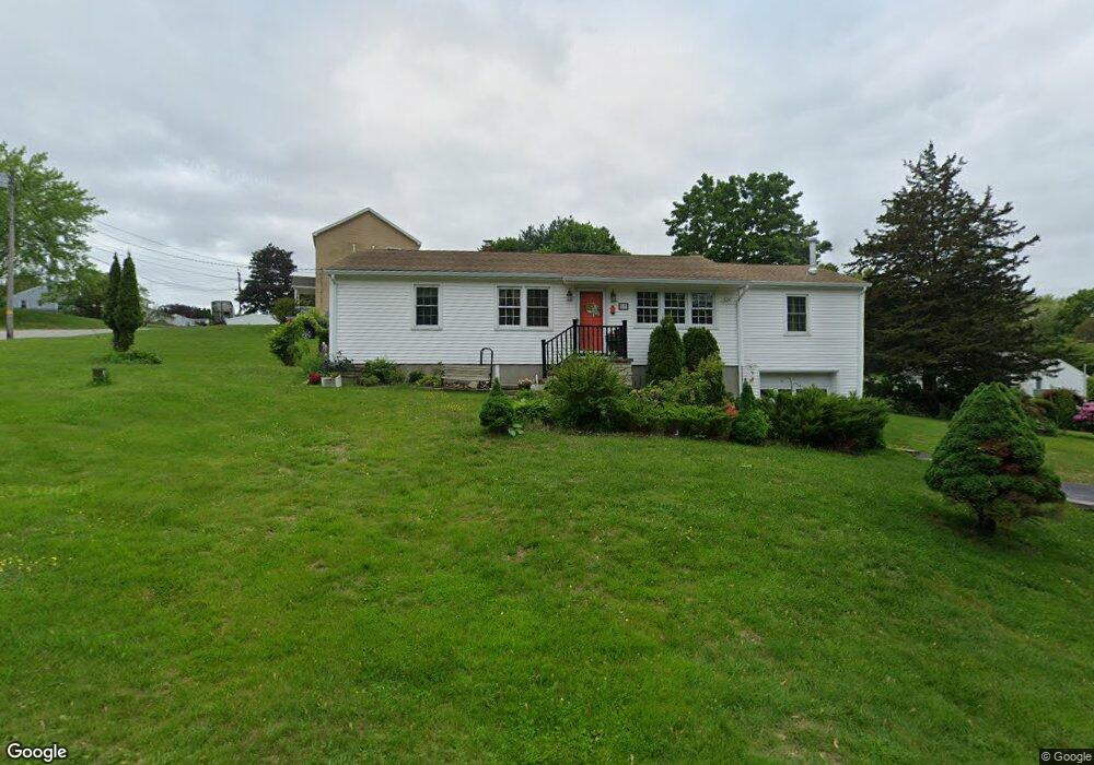 17 Hillcrest Ave, Ledyard, CT 06339 - photo 1