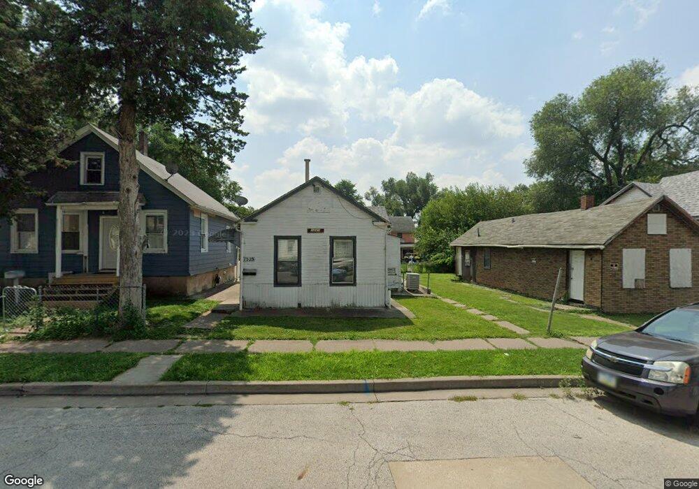 1225 W 7th St, Davenport, IA 52802 - photo 1