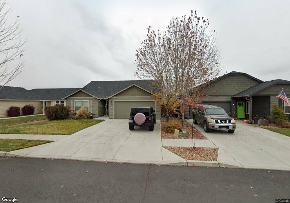 3185 SW Obsidian Ct, Redmond, OR 97756 - photo 1