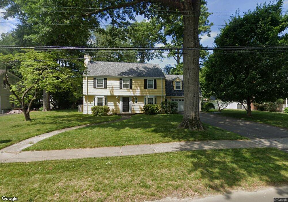 27 Sequin Rd, West Hartford, CT 06117 - photo 1