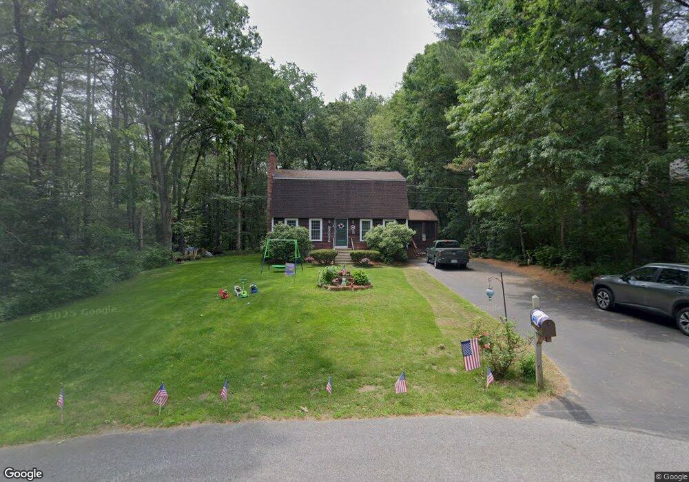 11 Parker Cir, Litchfield, NH 03052 - photo 1