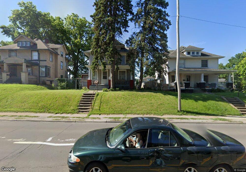 929 W Locust St, Davenport, IA 52804 - photo 1