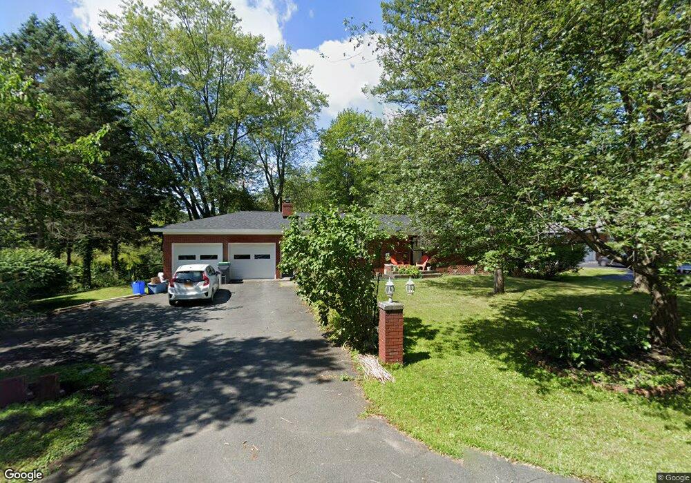 635 St Davids Ln, Schenectady, NY 12309 - photo 1