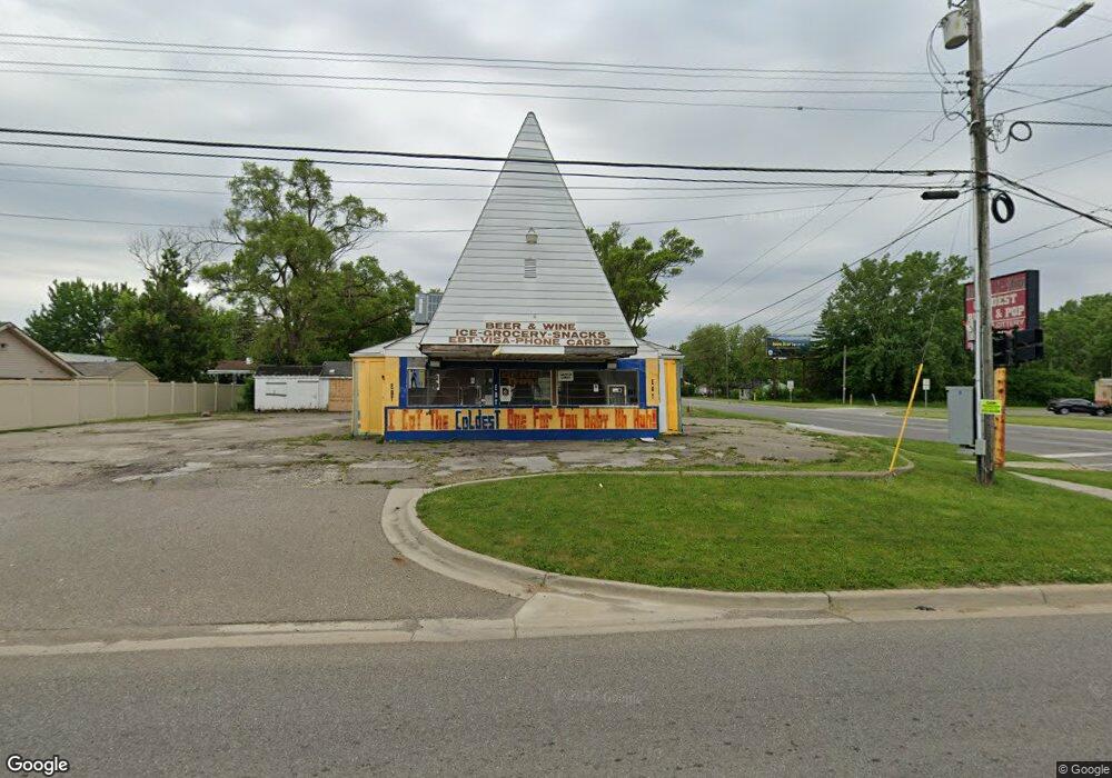 1313 W Coldwater Rd, Flint, MI 48505 - photo 1