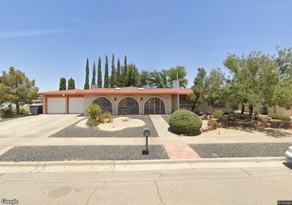 10621 Vista Alegre Dr, El Paso, TX 79935 - photo 1