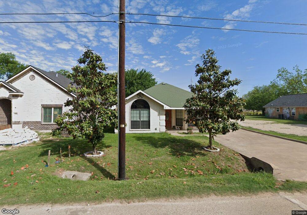 202 Avenue A, Ennis, TX 75119 - photo 1