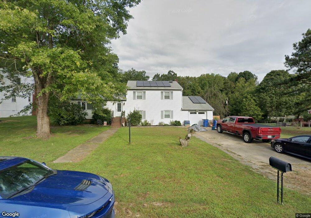 1605 Butternut Dr, Hopewell, VA 23860 - photo 1