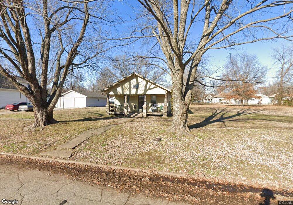 2417 Morgan Ave, Parsons, KS 67357 - photo 1
