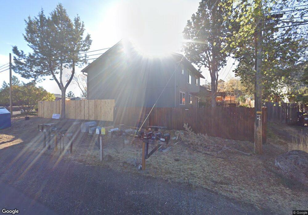 3338 SW Volcano Ave, Redmond, OR 97756 - photo 1