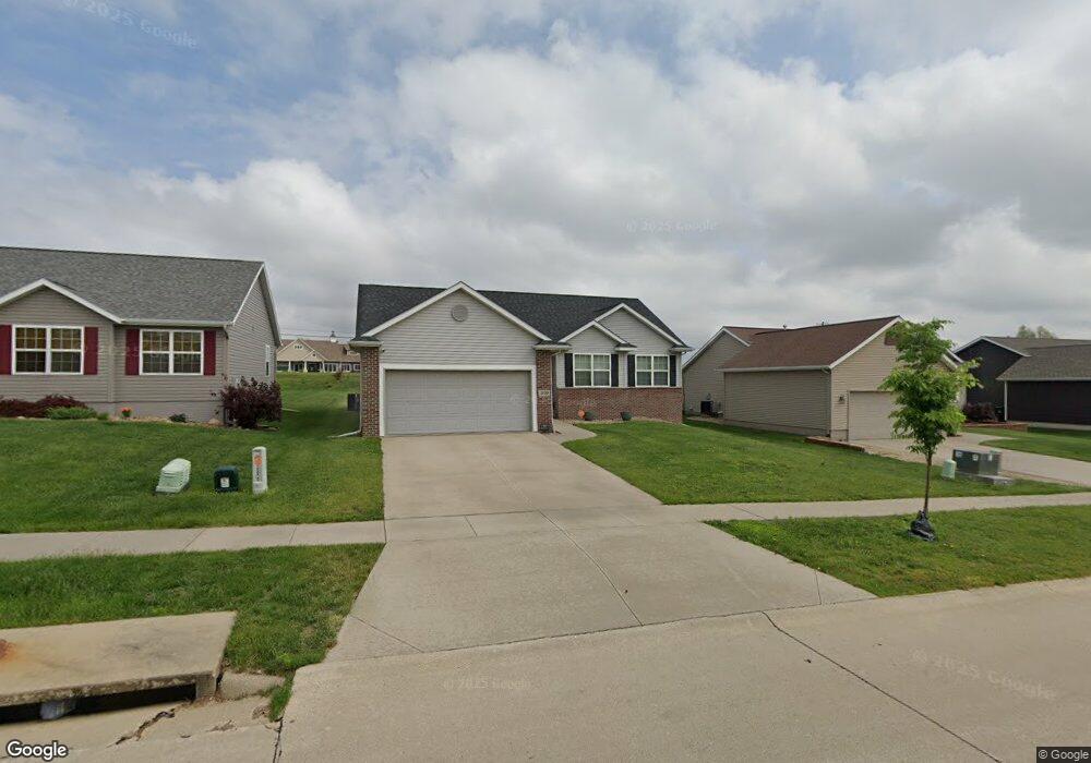 2120 Radcliffe Dr SW, Cedar Rapids, IA 52404 - photo 1