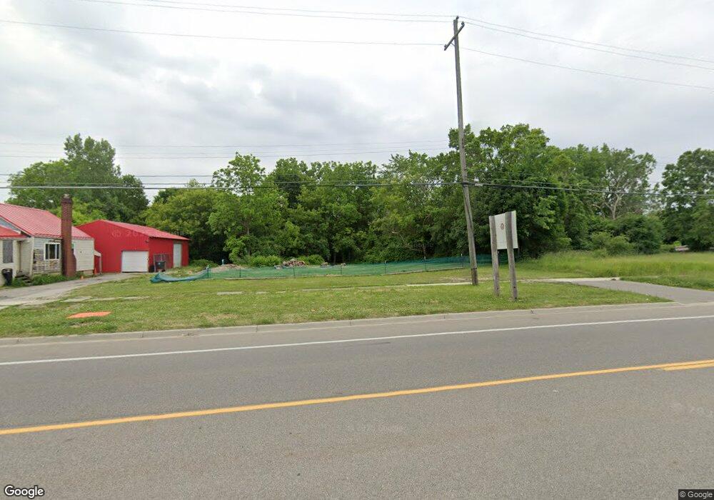 906 E Carpenter Rd, Flint, MI 48505 - photo 1