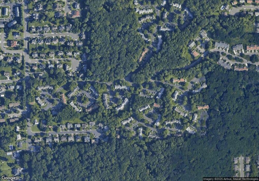 904 Timber Oaks Rd, Edison, NJ 08820 - photo 1