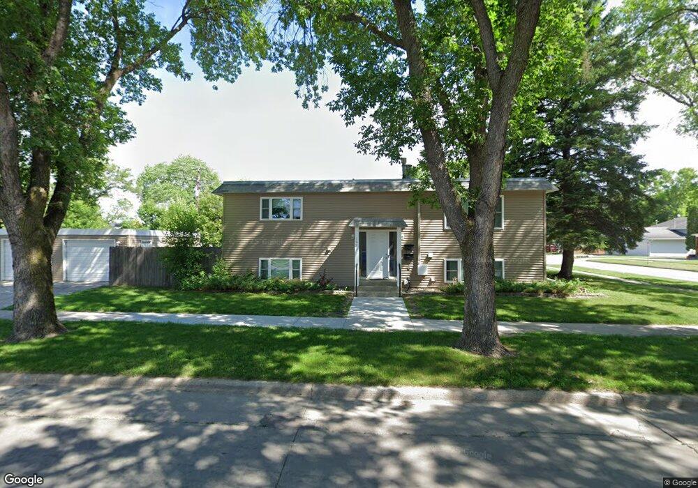 1615 15th Ave S, Fargo, ND 58103 - photo 1