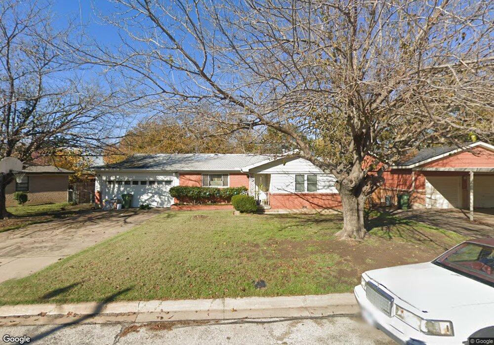 325 Patricia Ln, Bedford, TX 76022 - photo 1