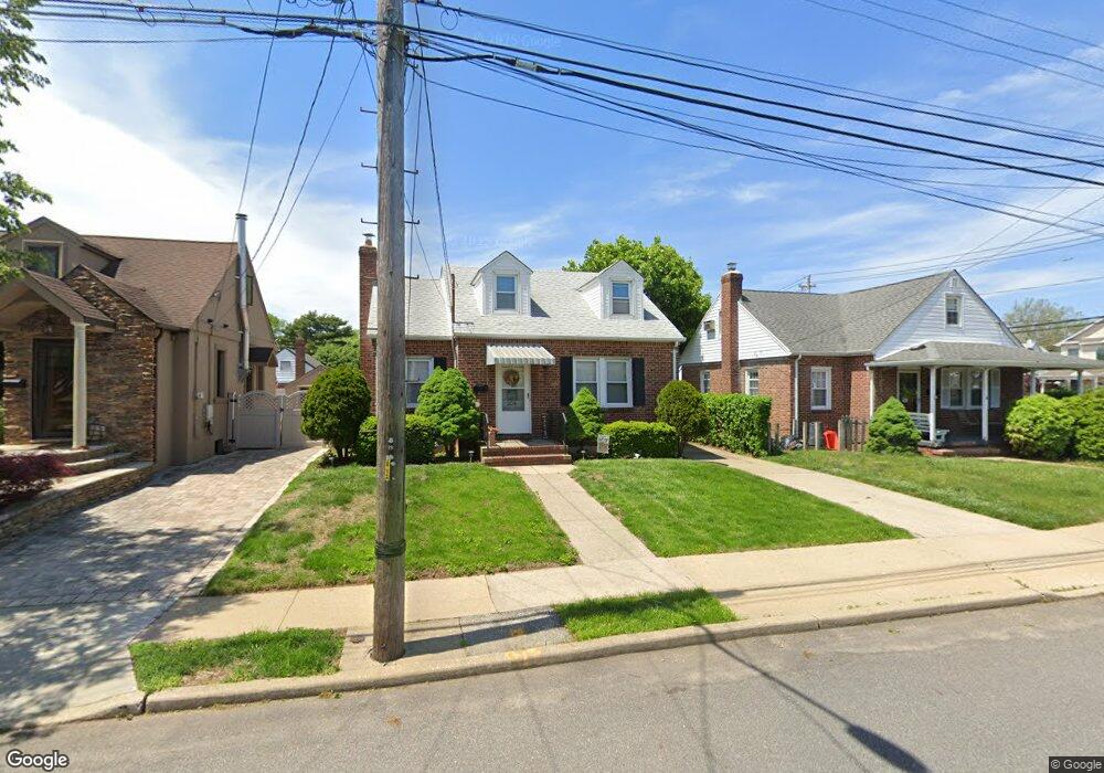 204 Commonwealth St, Franklin Square, NY 11010 - photo 1