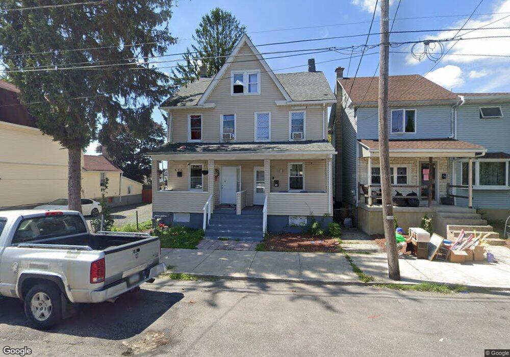 878 N Locust St, Hazleton, PA 18201 - photo 1