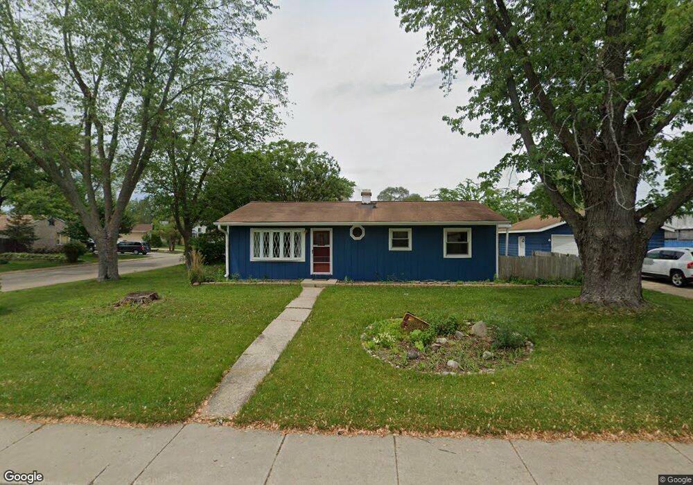 913 Berkley St, Carpentersville, IL 60110 - photo 1