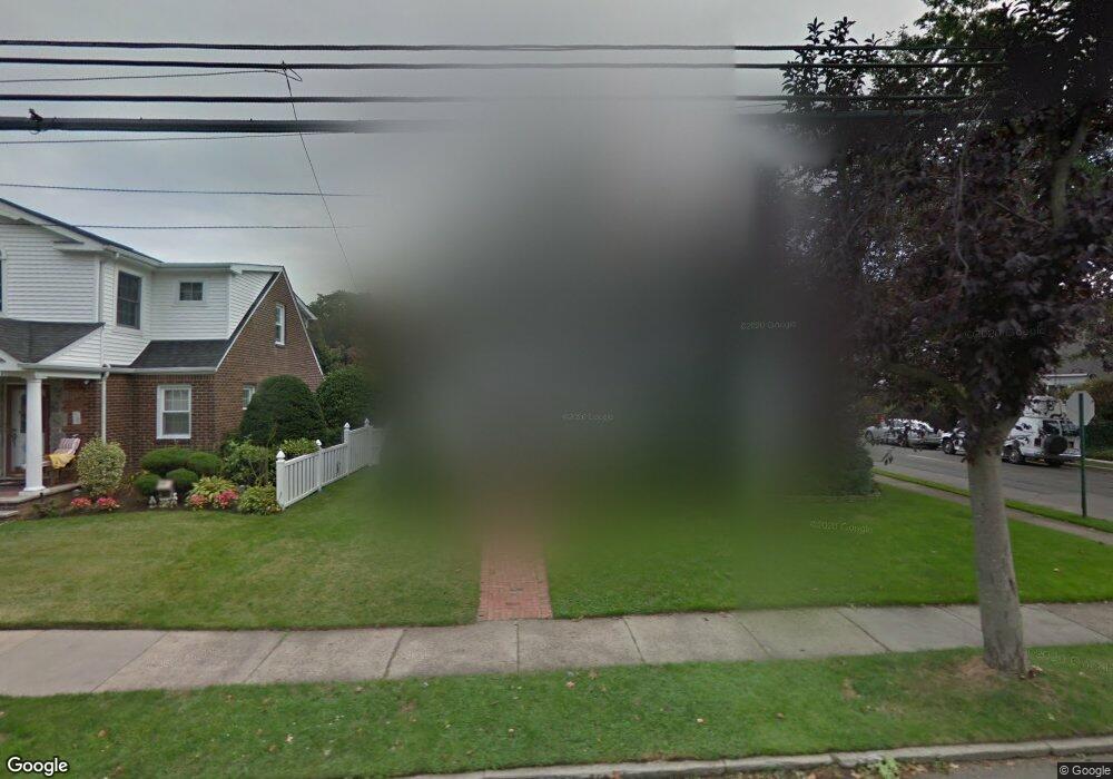 190 Floral Blvd, Floral Park, NY 11001 - photo 1