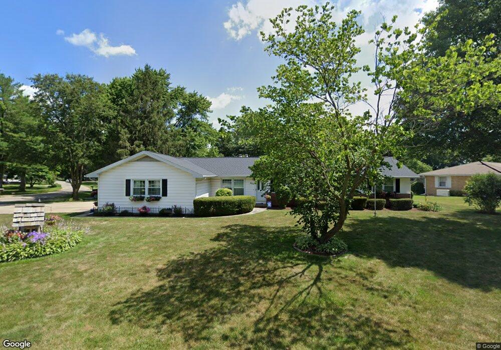 402 Knolls Dr, Philo, IL 61864 - photo 1