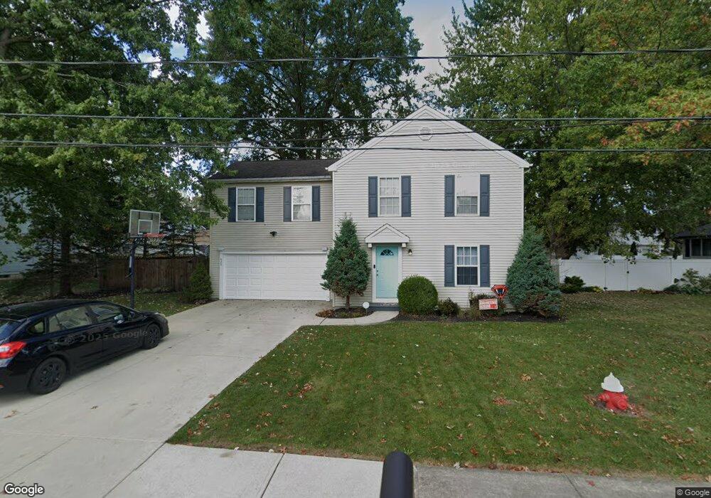 828 Kenilworth Ave, Sheffield Lake, OH 44054 - photo 1