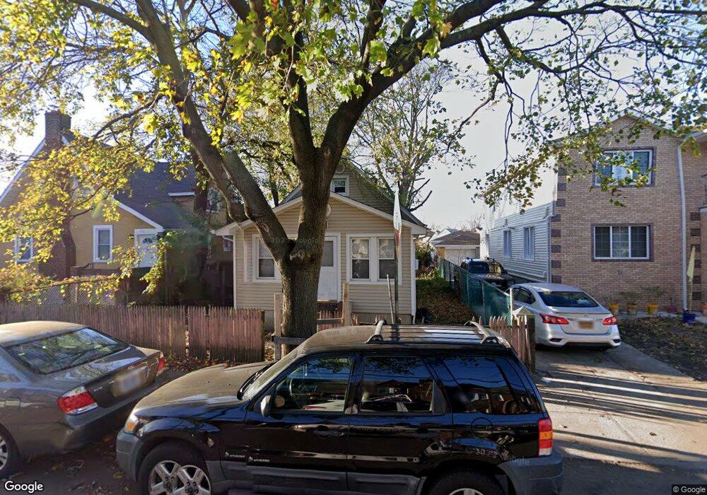 17617 Sunbury Rd, Jamaica, NY 11434 - photo 1