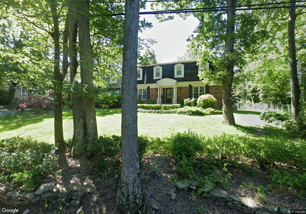 110 Oakwood Dr, New Providence, NJ 07974 - photo 1