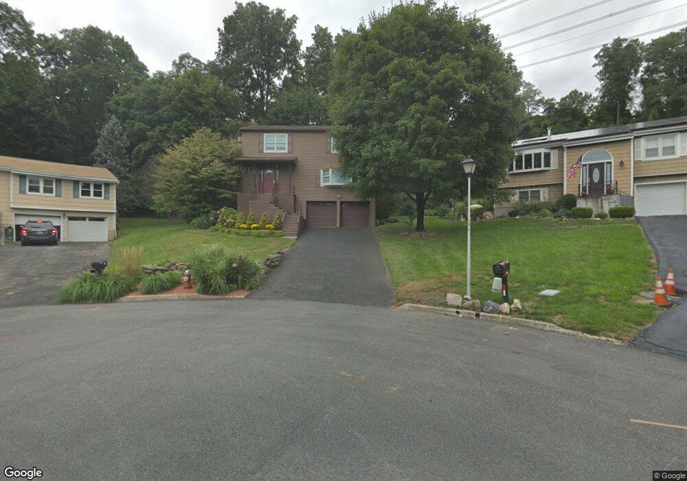 15 Holly Ridge Rd, Valhalla, NY 10595 - photo 1