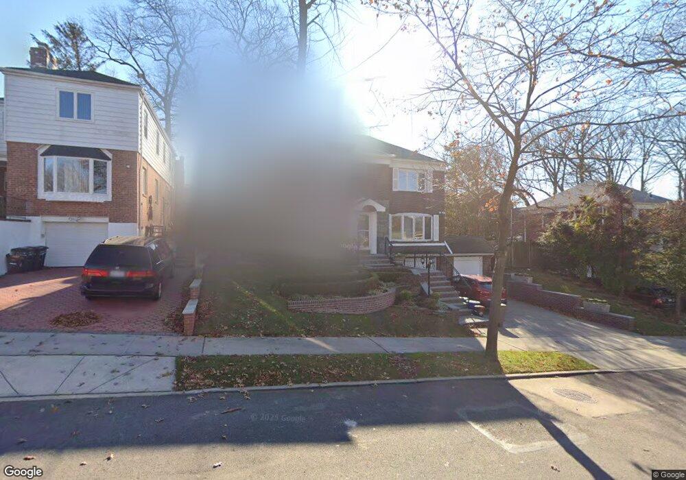 18612 Radnor Rd, Jamaica, NY 11432 - photo 1