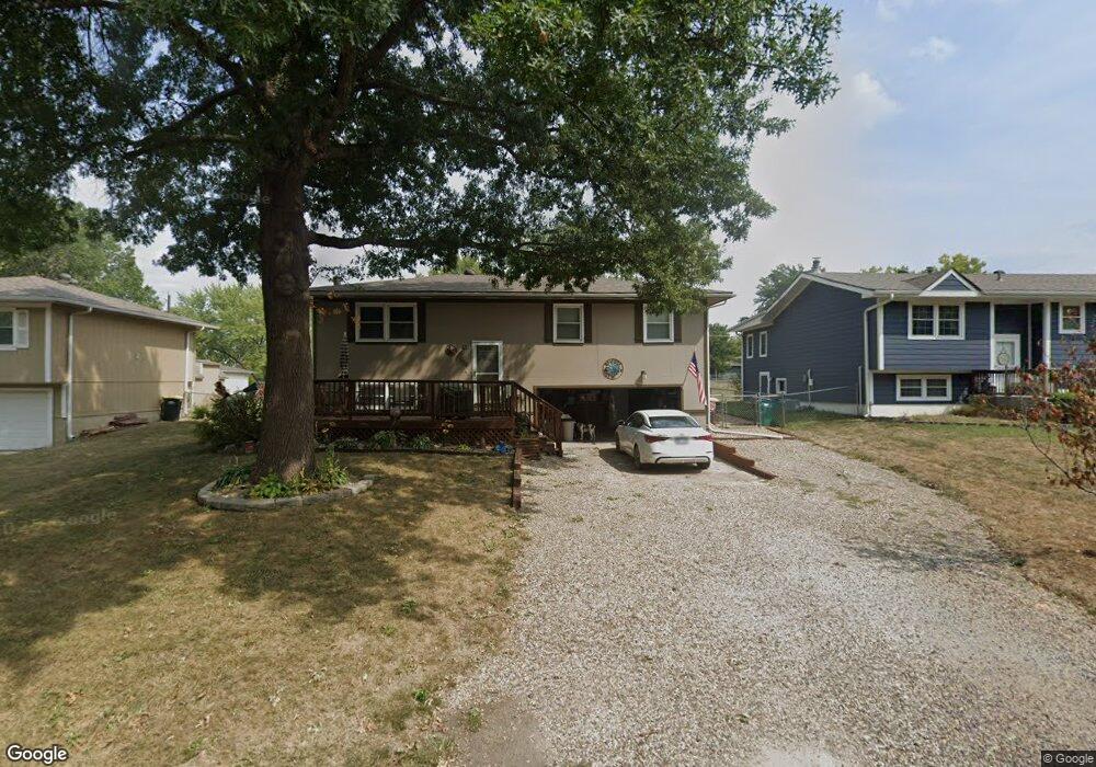 506 N Harrison St, Spring Hill, KS 66083 - photo 1