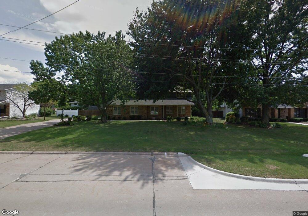 2029 E 46th St, Davenport, IA 52807 - photo 1