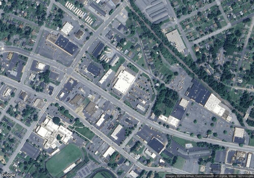 1211 W Broad St, Waynesboro, VA 22980 - photo 1