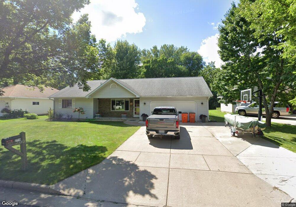 2718 Pineview Rd, Eau Claire, WI 54703 - photo 1