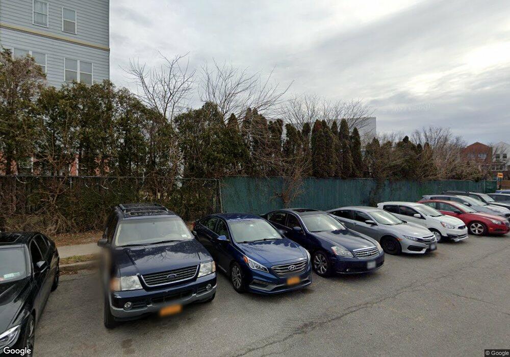 208 Fleet Ct unit 16208, Bronx, NY 10473 - photo 1