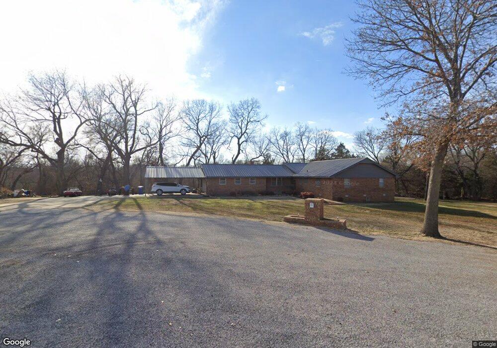 105 Parkview Cir, Cache, OK 73527 - photo 1