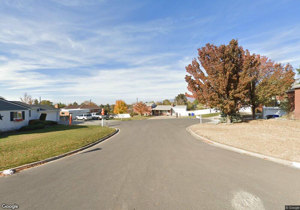 696 Park Cir, Bountiful, UT 84010 - photo 1
