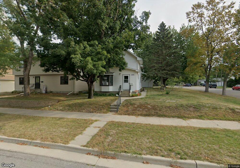 1402 N Minnesota St, New Ulm, MN 56073 - photo 1